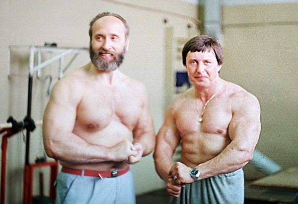 Vlaszov, Dubininnal 1987-ben. A sport bizottság szemináriumot hirdetett az összes szovjet köztársaság bevonásával. Vlaszovot 52. évében a frissen megalakult testépítő szövetség elnökének választották. 